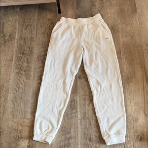 ALO Yoga Cream Sweatpants